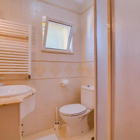 Isis - 2 Bedrooms In